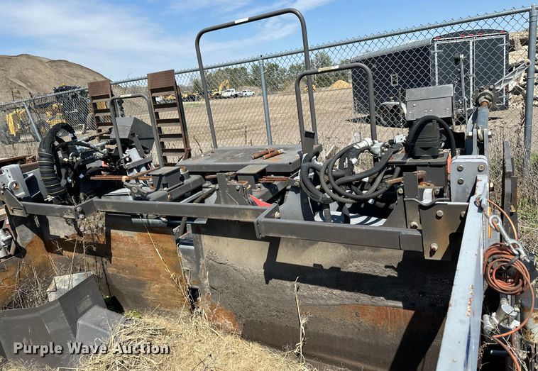 image for item DQ0799 2016 Volvo P7110 paver