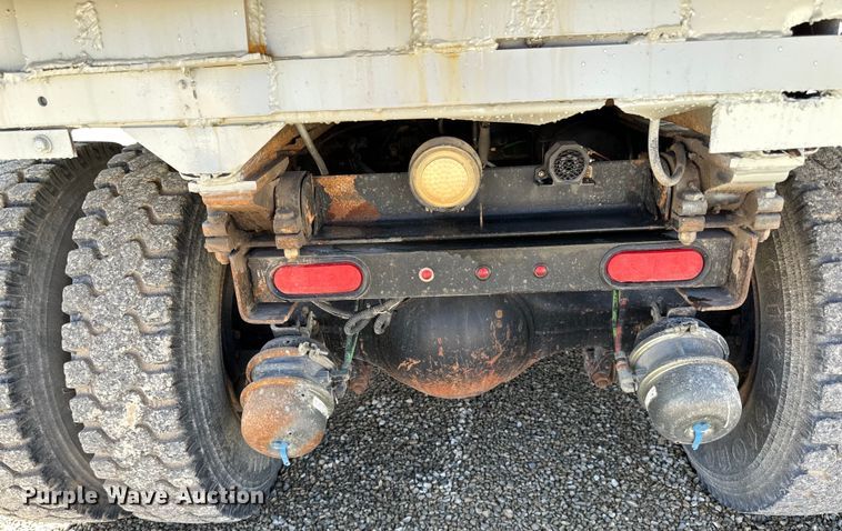 image for item DQ0811 1994 Ford  LT8000 dump truck