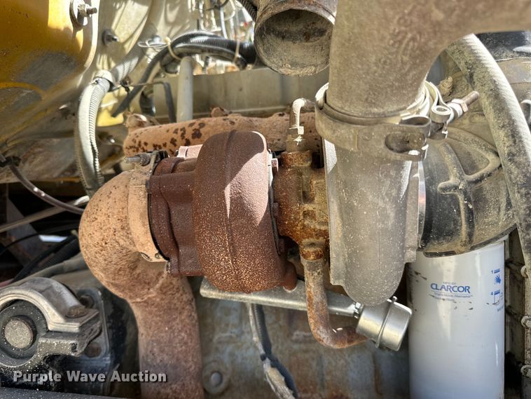 image for item DQ0811 1994 Ford  LT8000 dump truck