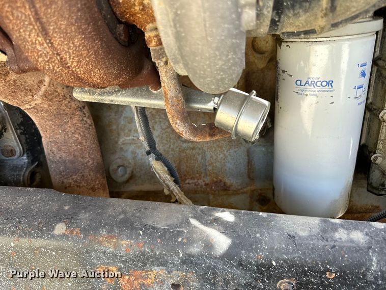 image for item DQ0811 1994 Ford  LT8000 dump truck