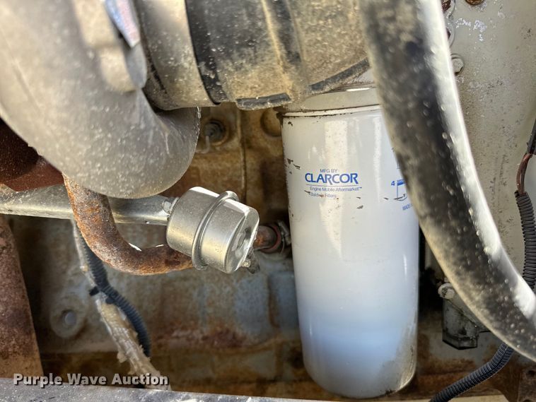 image for item DQ0811 1994 Ford  LT8000 dump truck