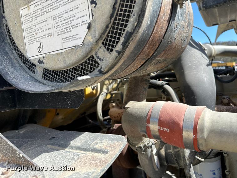 image for item DQ0811 1994 Ford  LT8000 dump truck