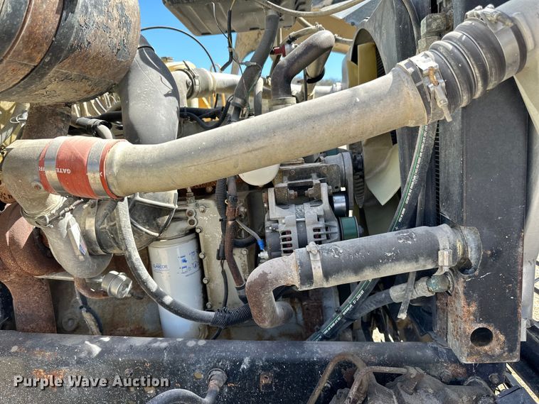 image for item DQ0811 1994 Ford  LT8000 dump truck