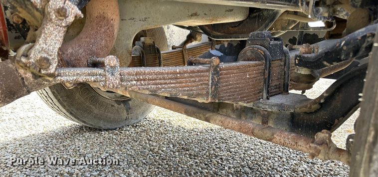 image for item DQ0811 1994 Ford  LT8000 dump truck