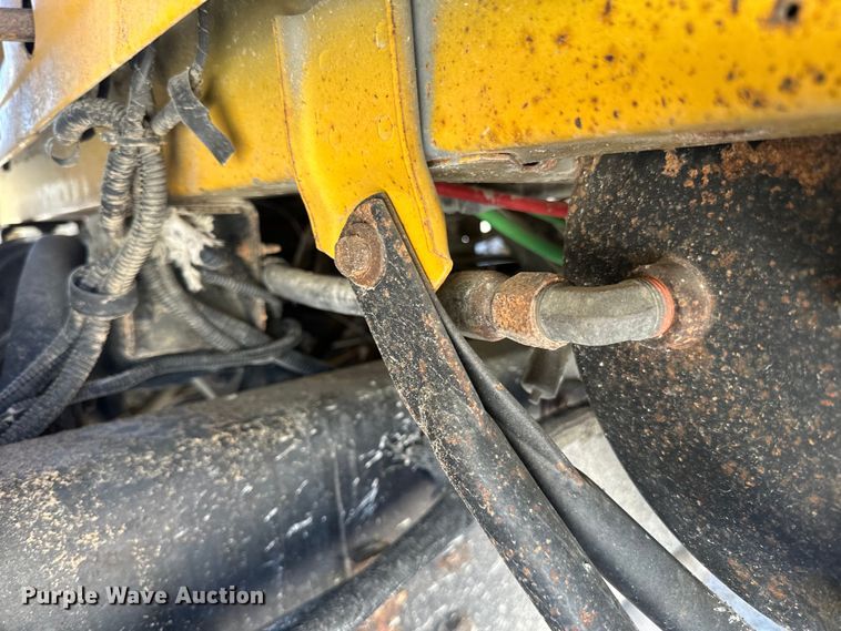 image for item DQ0812 1994 Ford  LT8000 dump truck