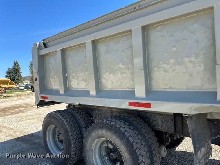 image for item DQ0812 1994 Ford  LT8000 dump truck