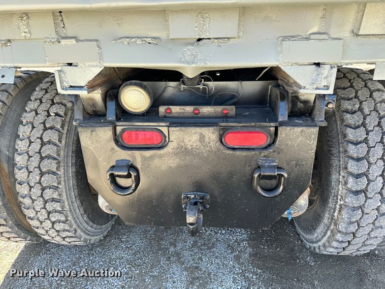 image for item DQ0812 1994 Ford  LT8000 dump truck