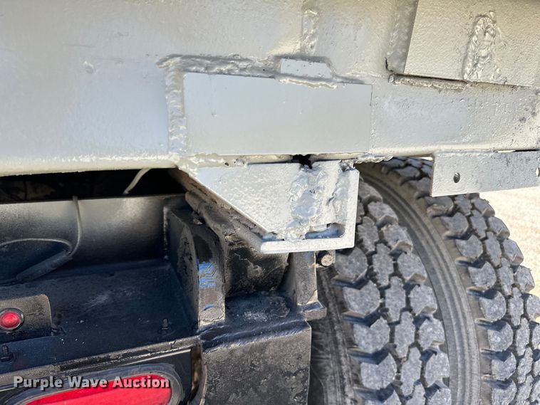 image for item DQ0812 1994 Ford  LT8000 dump truck