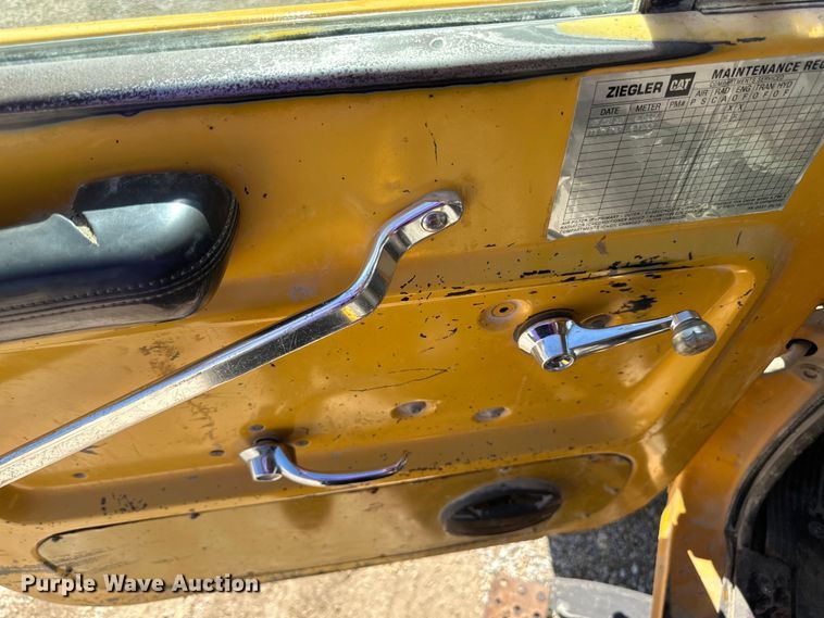 image for item DQ0812 1994 Ford  LT8000 dump truck