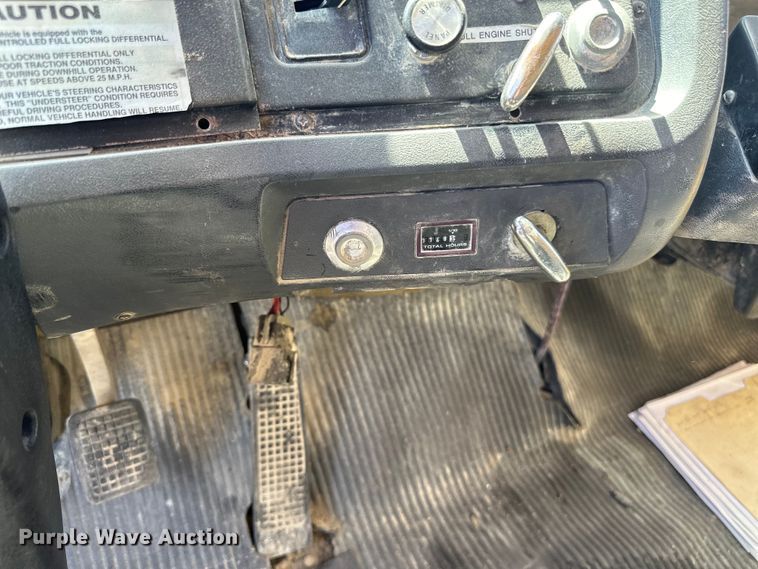 image for item DQ0812 1994 Ford  LT8000 dump truck