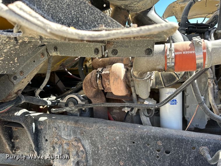 image for item DQ0812 1994 Ford  LT8000 dump truck