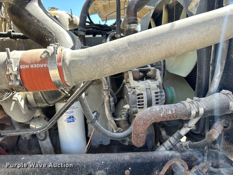 image for item DQ0812 1994 Ford  LT8000 dump truck