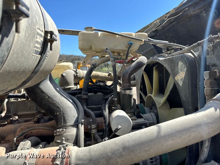 image for item DQ0812 1994 Ford  LT8000 dump truck