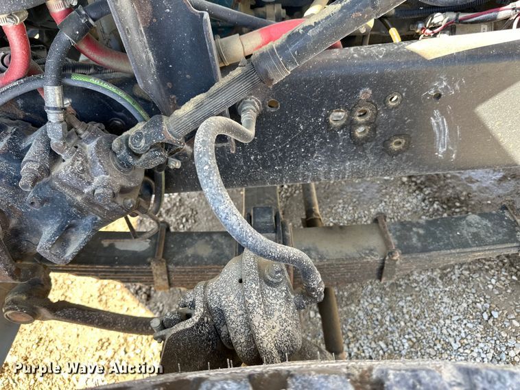 image for item DQ0812 1994 Ford  LT8000 dump truck