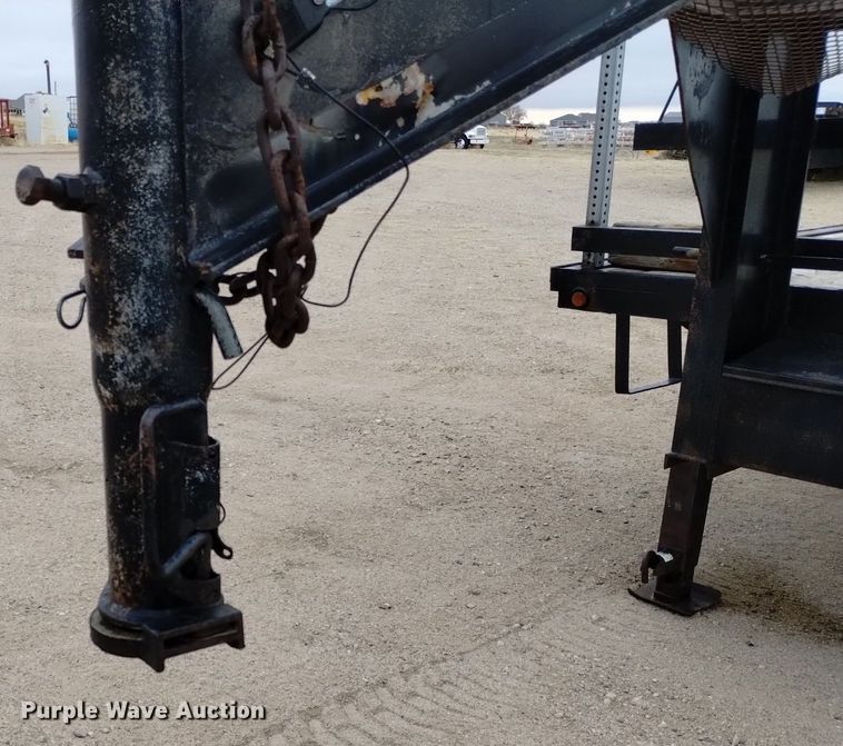 image for item DQ6077 2007 Delta equipment trailer