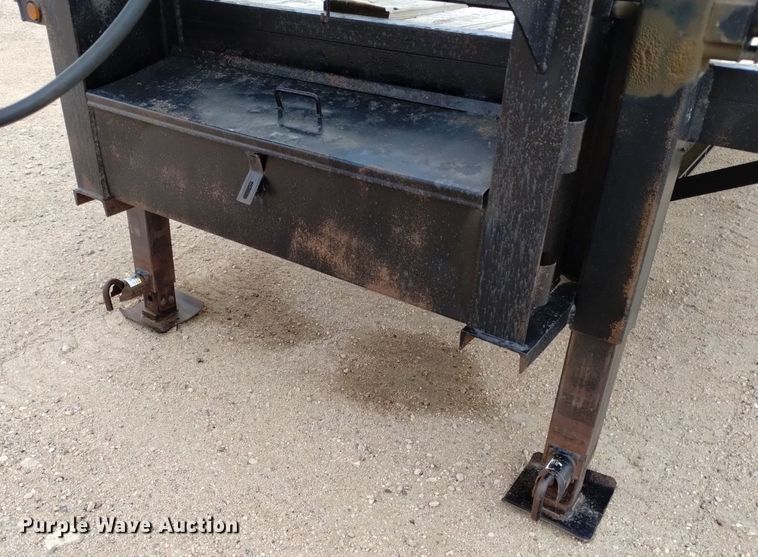 image for item DQ6077 2007 Delta equipment trailer