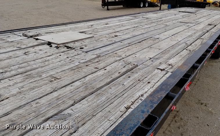 image for item DQ6077 2007 Delta equipment trailer