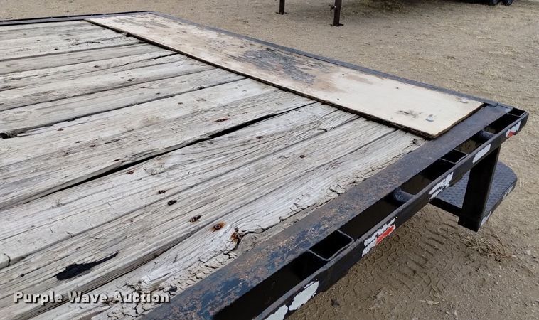 image for item DQ6077 2007 Delta equipment trailer