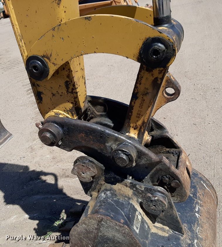 image for item DQ6963 2009 Caterpillar 304C CR mini excavator