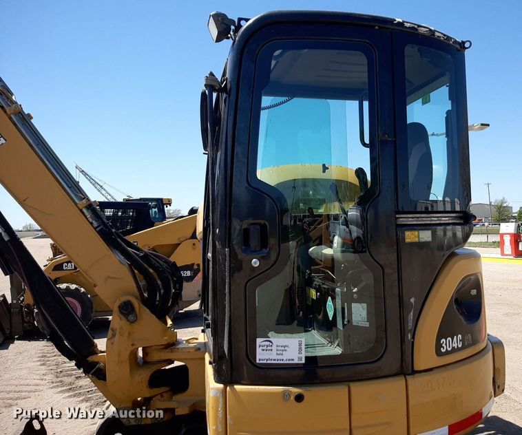 image for item DQ6963 2009 Caterpillar 304C CR mini excavator