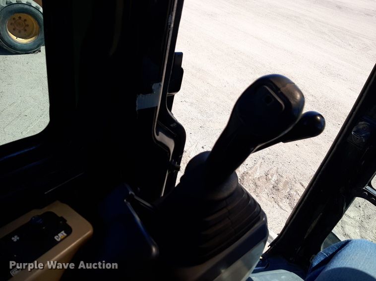 image for item DQ6963 2009 Caterpillar 304C CR mini excavator