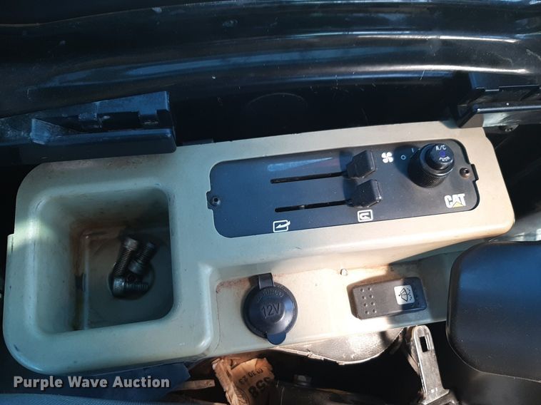 image for item DQ6963 2009 Caterpillar 304C CR mini excavator