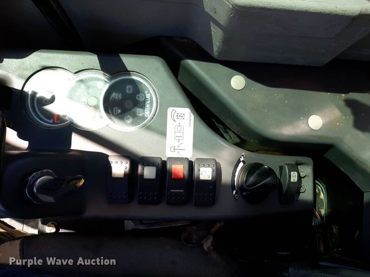 image for item DQ6963 2009 Caterpillar 304C CR mini excavator