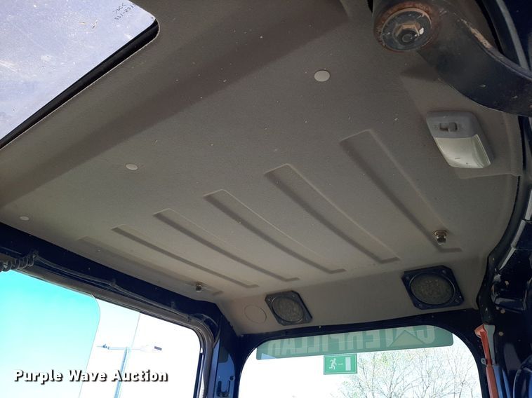 image for item DQ6963 2009 Caterpillar 304C CR mini excavator