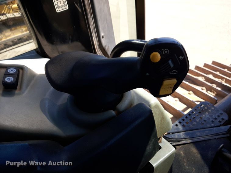 image for item DQ6964 2015 Caterpillar D6N XL dozer