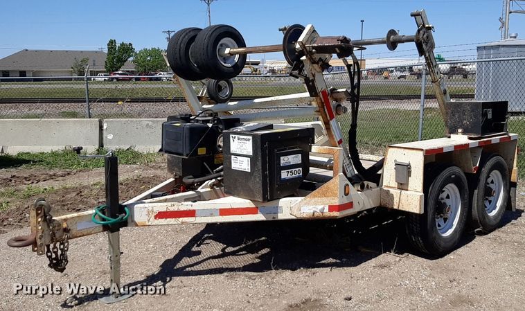 image for item DQ6965 2012 Larson 7500 reel trailer