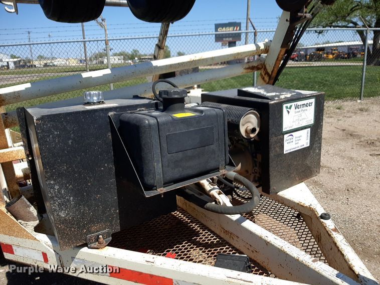 image for item DQ6965 2012 Larson 7500 reel trailer