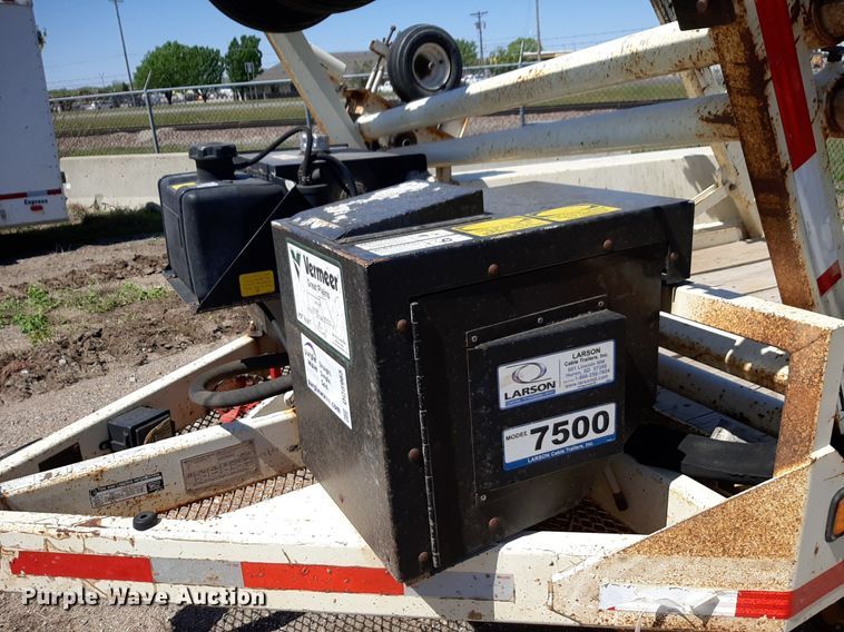 image for item DQ6965 2012 Larson 7500 reel trailer