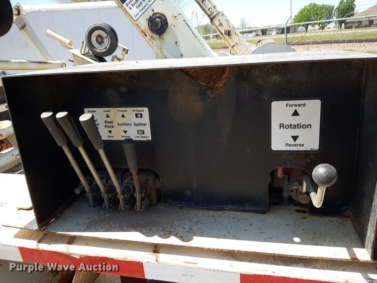 image for item DQ6965 2012 Larson 7500 reel trailer