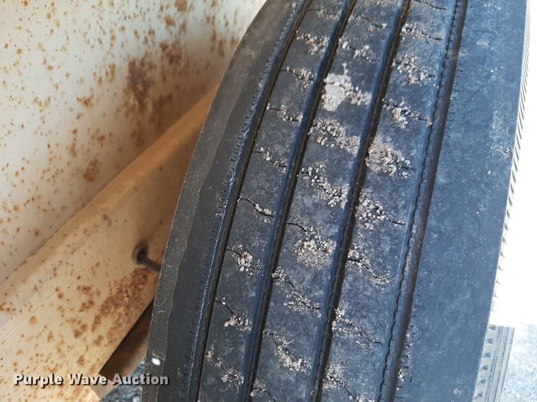 image for item DQ6965 2012 Larson 7500 reel trailer