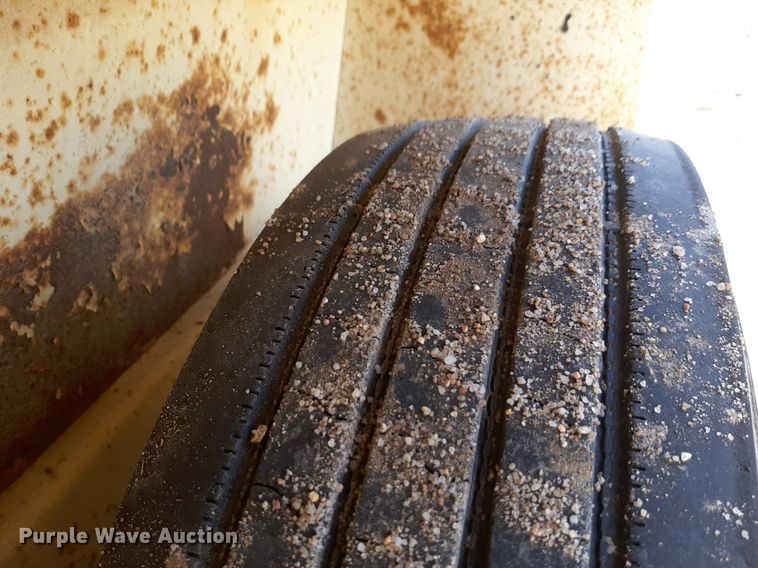 image for item DQ6965 2012 Larson 7500 reel trailer