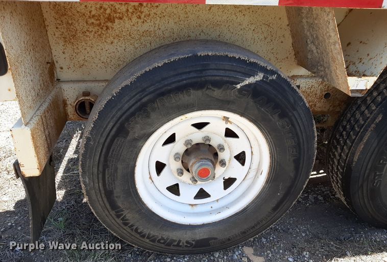 image for item DQ6965 2012 Larson 7500 reel trailer