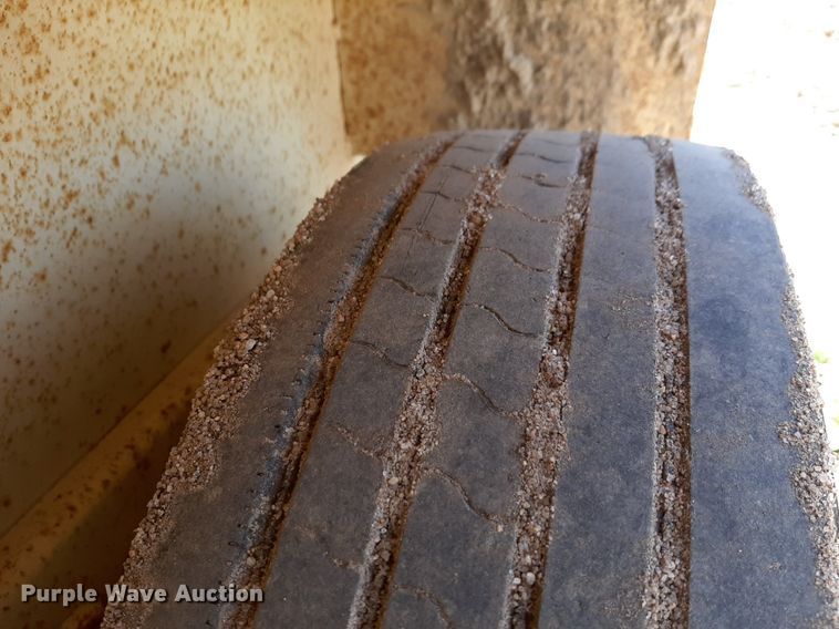 image for item DQ6965 2012 Larson 7500 reel trailer