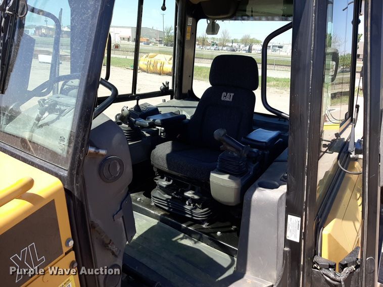 image for item DQ6966 2012 Caterpillar D6K XL dozer