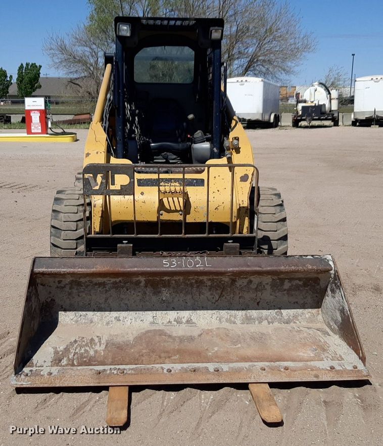 image for item DQ6968 2011 Caterpillar 252B3 skid steer loader