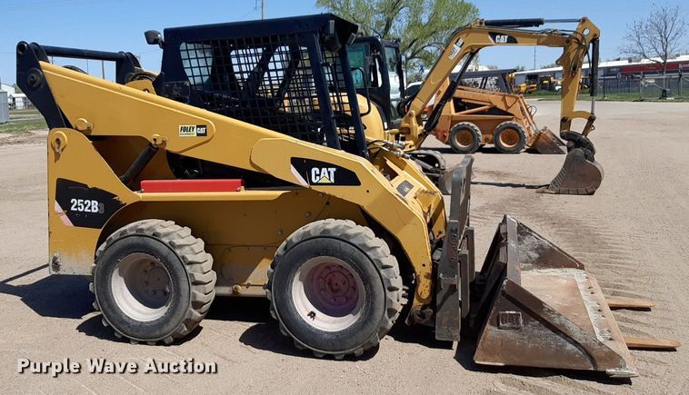 image for item DQ6968 2011 Caterpillar 252B3 skid steer loader