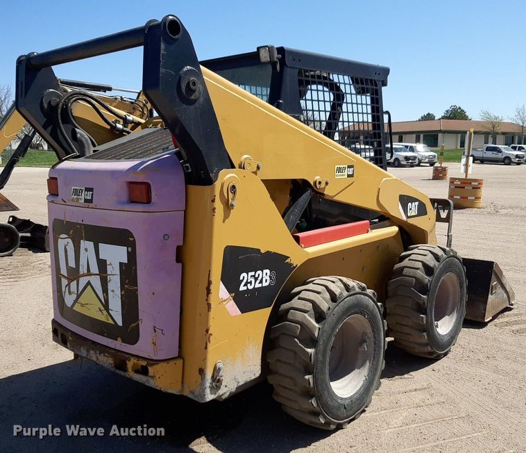 image for item DQ6968 2011 Caterpillar 252B3 skid steer loader