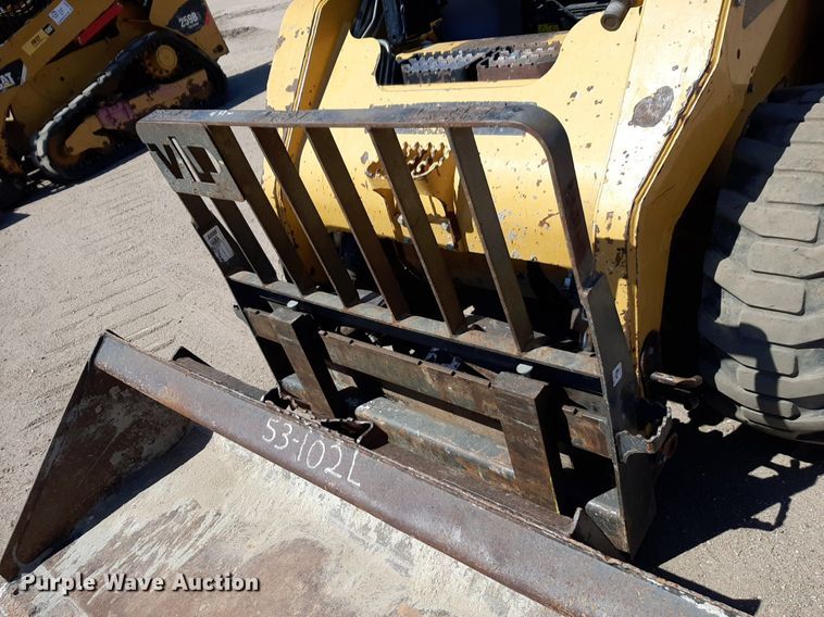 image for item DQ6968 2011 Caterpillar 252B3 skid steer loader