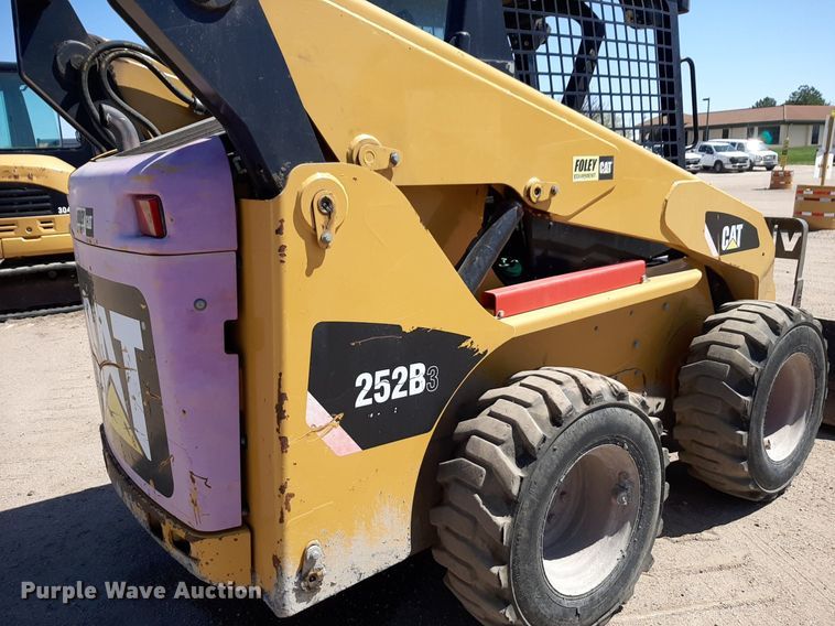 image for item DQ6968 2011 Caterpillar 252B3 skid steer loader