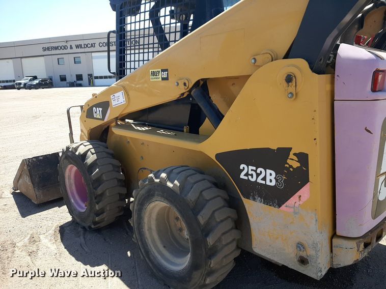 image for item DQ6968 2011 Caterpillar 252B3 skid steer loader