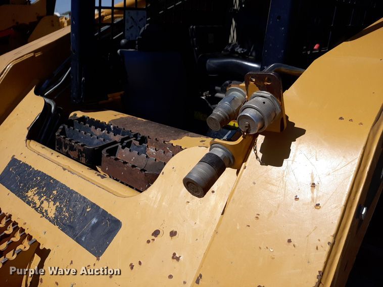 image for item DQ6968 2011 Caterpillar 252B3 skid steer loader