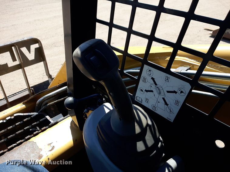 image for item DQ6968 2011 Caterpillar 252B3 skid steer loader