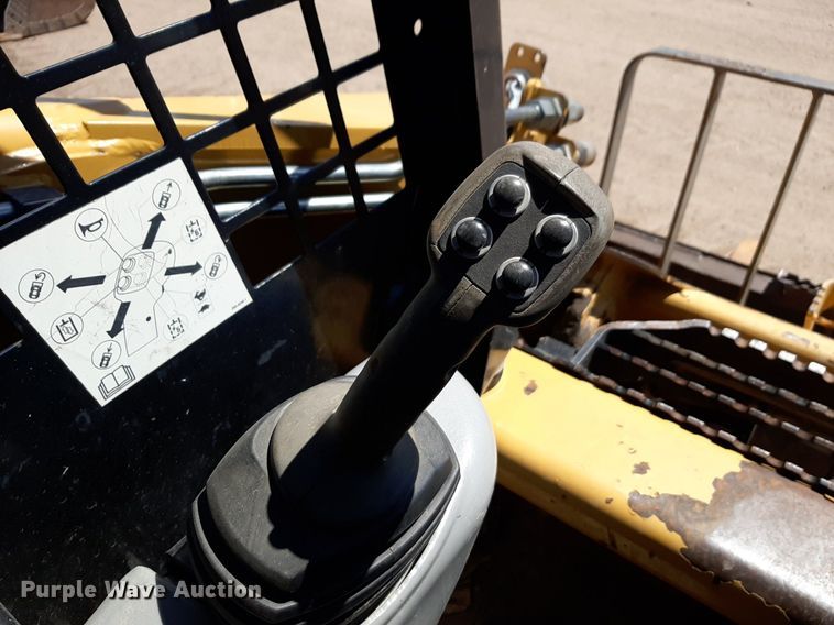 image for item DQ6968 2011 Caterpillar 252B3 skid steer loader