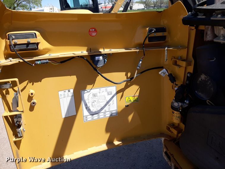 image for item DQ6968 2011 Caterpillar 252B3 skid steer loader