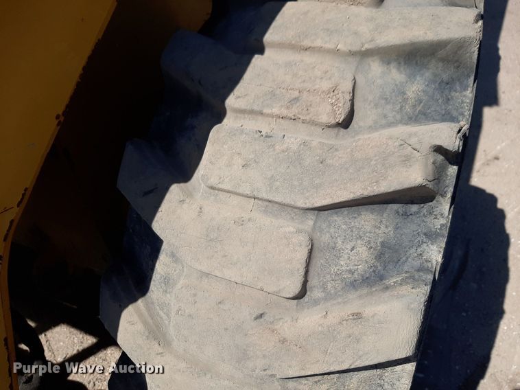 image for item DQ6968 2011 Caterpillar 252B3 skid steer loader