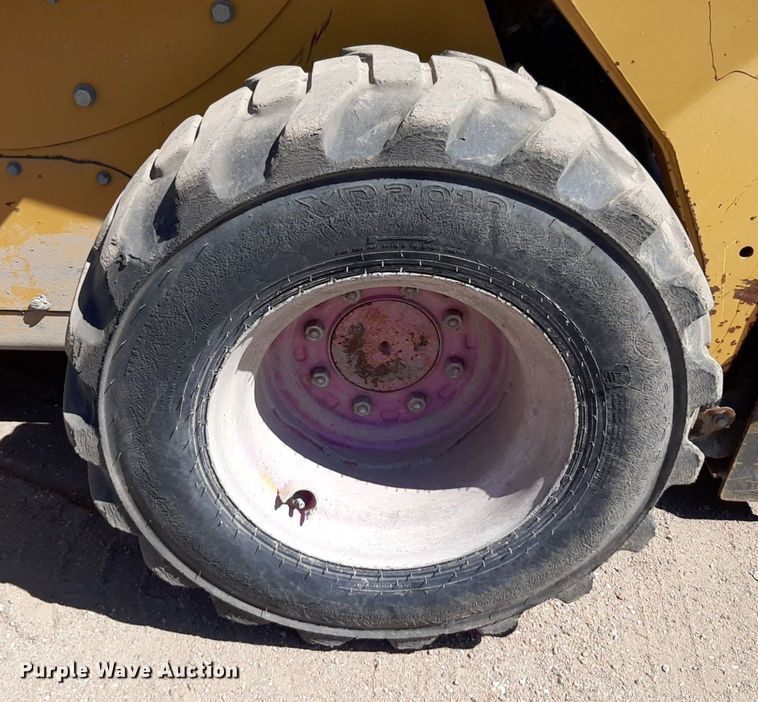 image for item DQ6968 2011 Caterpillar 252B3 skid steer loader